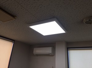 スクエア　LED　照明器具